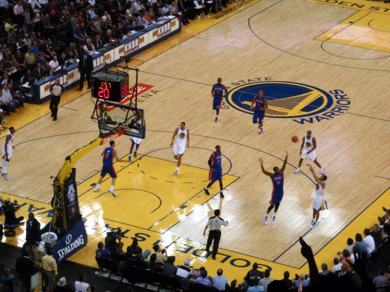 Triunfo de Golden State sobre Pelicans: gran actuación pese a bajas clave