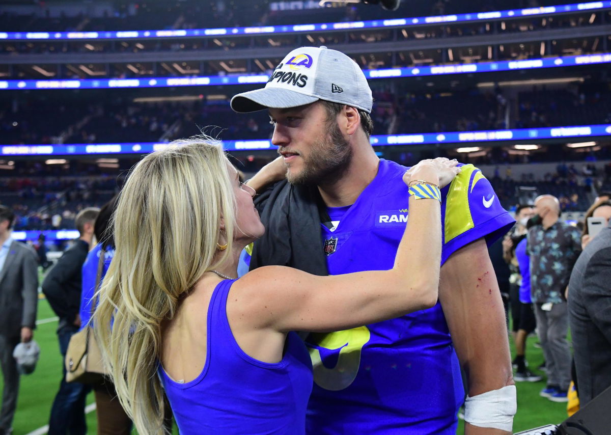 Stafford y Rams homenajean a primeros respondientes con la familia de Kelly
