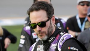 Problemas para Jimmie Johnson tras perder contra Rick Ware Racing