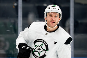 Mikko Rantanen establece récord en playoffs con hat-trick contra Jets