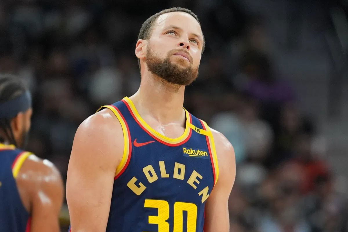 Curry asume nuevo rol en Warriors, lesión de isquiotibiales trae malas noticias