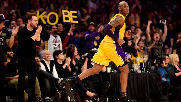 Subasta camiseta última temporada Kobe Bryant, precio asombroso