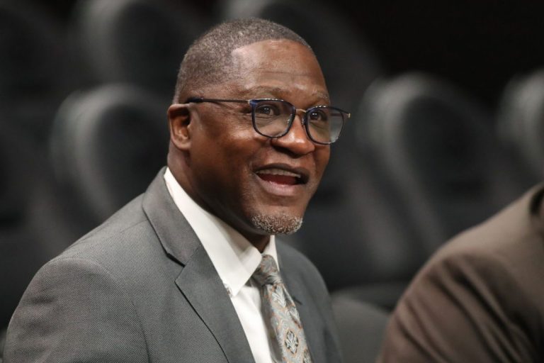 Dominique Wilkins salva a 10 familias con gran anuncio