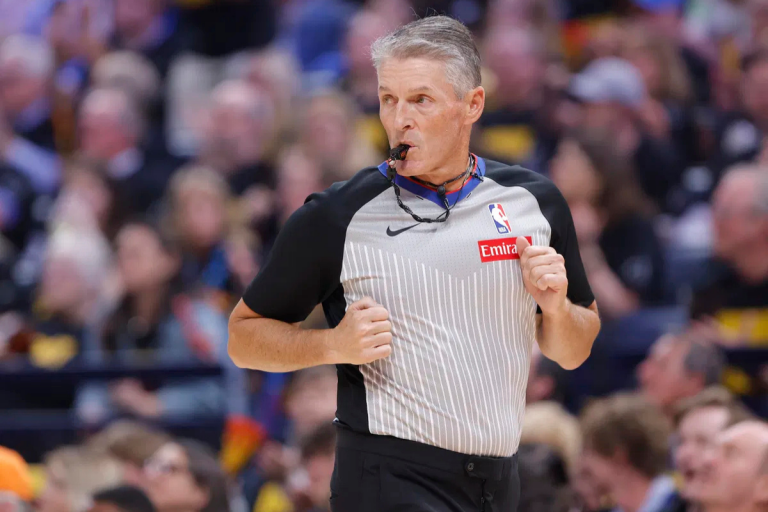 EE.UU. pide a Scott Foster actuar en decisión financiera de Knicks vs Pacers