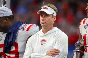 Kiffin pierde a un importante miembro del equipo por los Giants de Dart