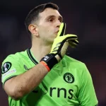 ¿Dibu Martínez a otra liga europea? | Sporting News Spain