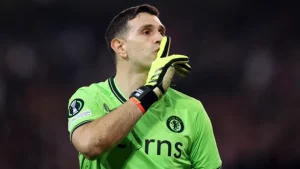 ¿Dibu Martínez a otra liga europea? | Sporting News Spain